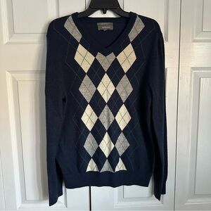 Merona Sweater Mens M Navy Argyle V Neck 100% Merino Wool Knit Preppy Business